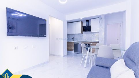 Apartamento renovado con piscina comunitaria, en la provincia de Alicante, en la ciudad de Torrevieja. 2 habitaciones | 52 m² | 80, imatge 5