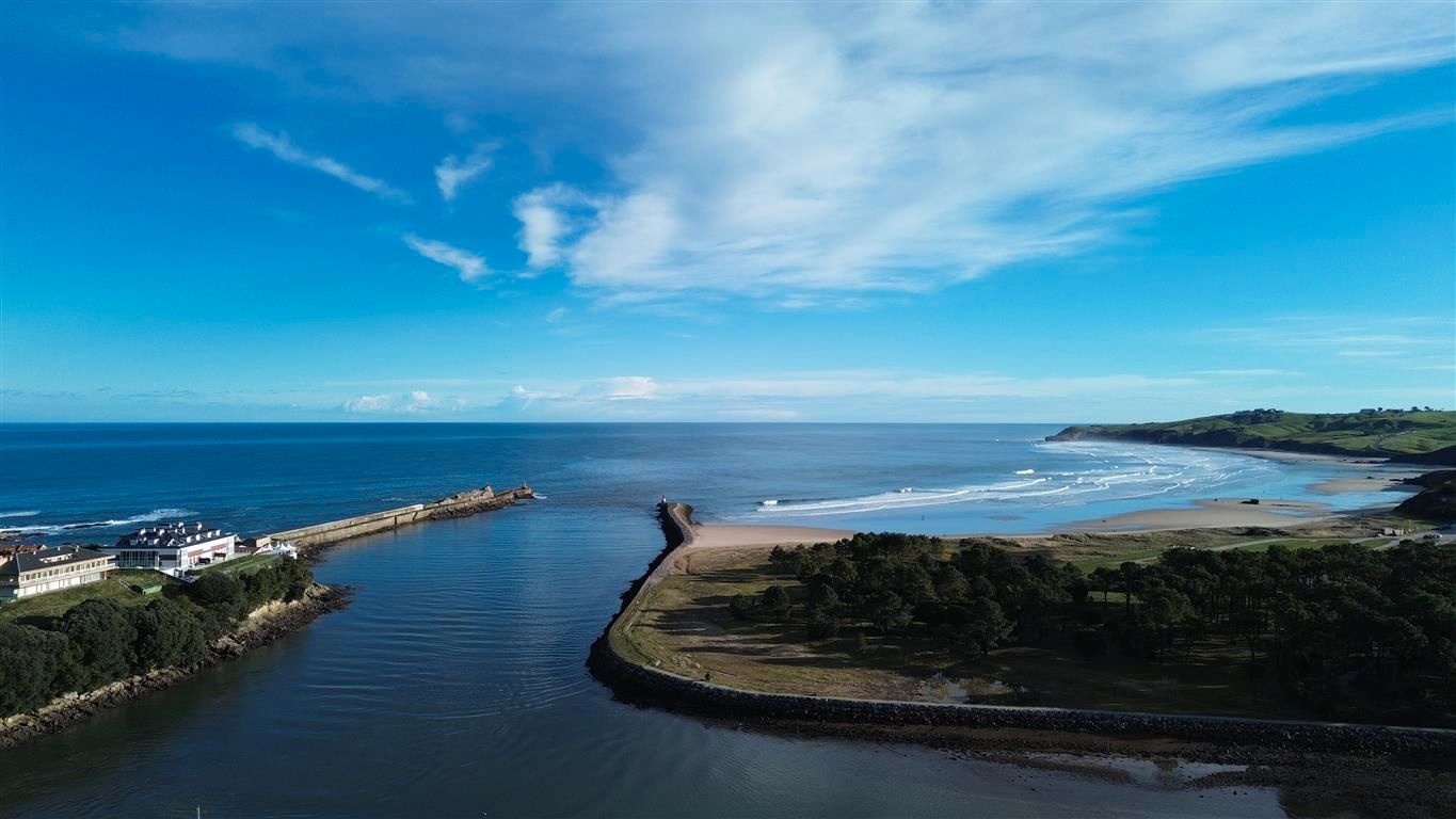 Exterior view of Flat for sale in San Vicente de la Barquera  with Heating, Storage room and Furnished