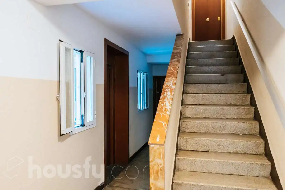 Wohnung zur Miete in Calle de Ochagavia, Valdezarza
