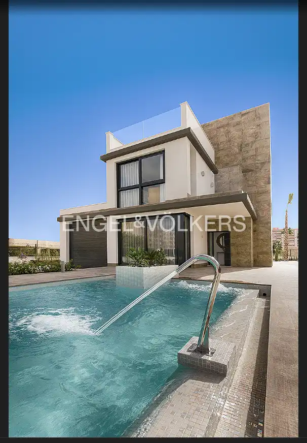 Casa rústica amb piscina en venda a Orihuela Costa