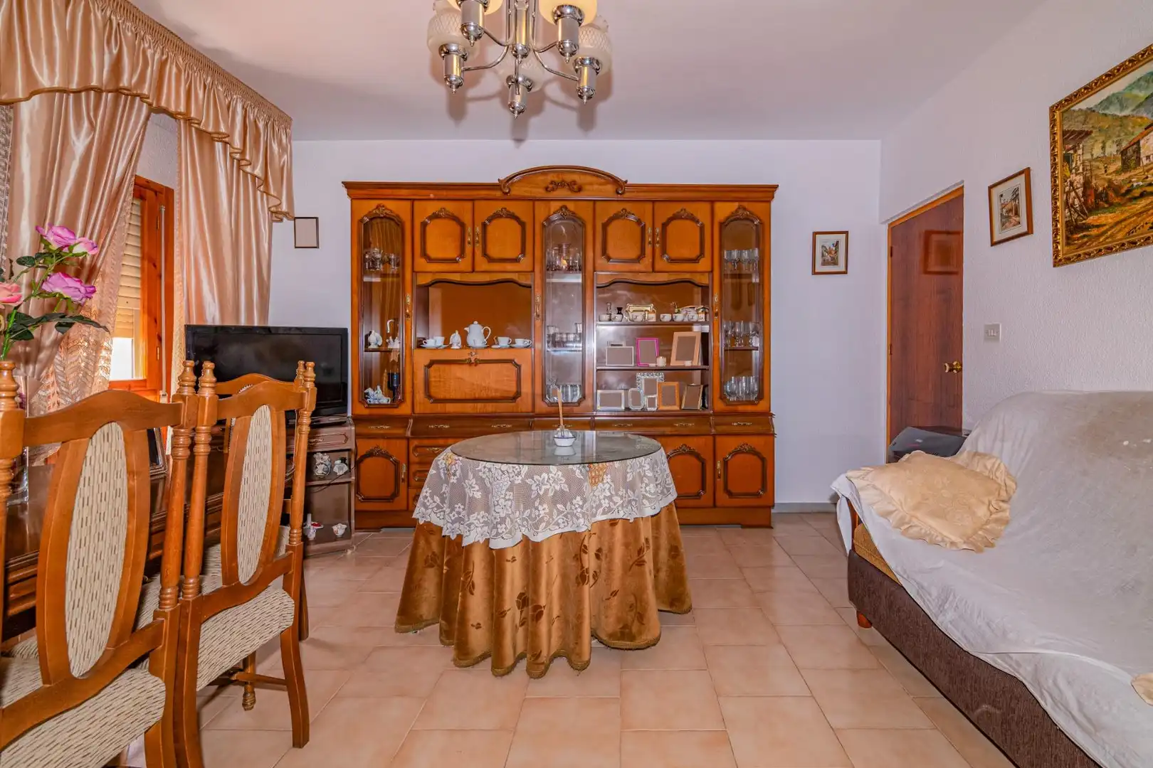 Habitación de Casa o chalet en venta en Baza con Aire acondicionado, Calefacción y Jardín privado