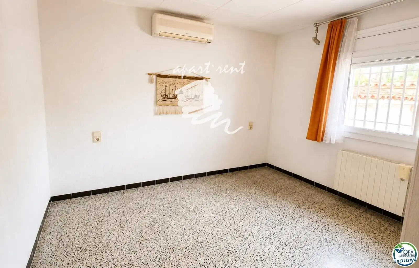 Houses for sale in Empuriabrava  with Air Conditioner, Heating and Terrace