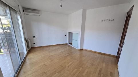 DÚPLEX EN VENTA CON TERRAZA Y PISCINA COMUNITARIA EN RUBÍ, immagine 3