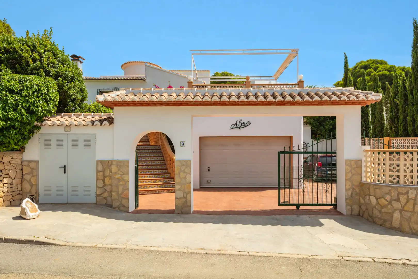 Vista exterior de Casa o xalet en venda en Jávea / Xàbia amb Aire condicionat, Calefacció i Jardí privat