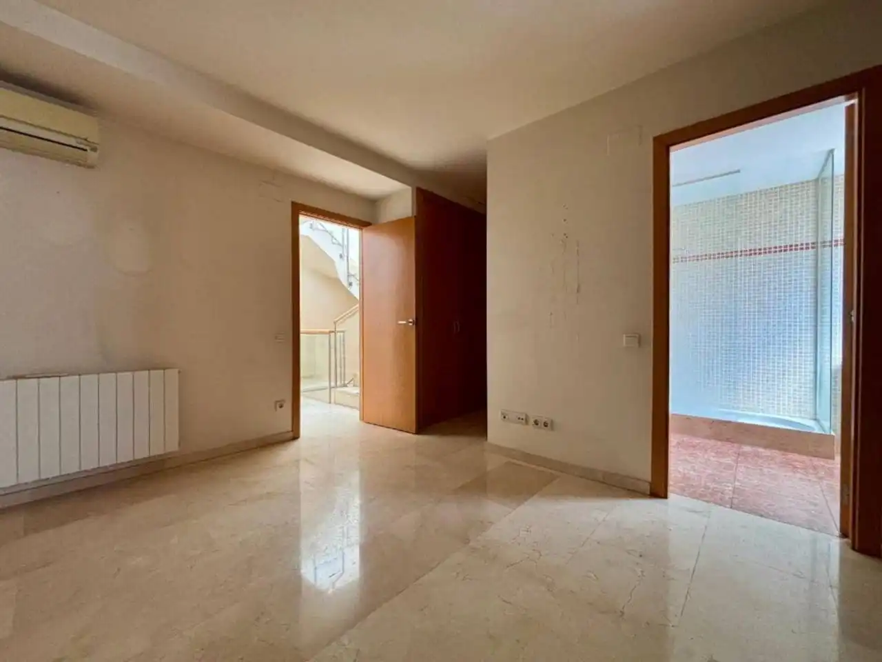 Einfamilien-Reihenhaus zum Verkauf in Sant Andreu de Llavaneres mit Klimaanlage, Heizung und Terrasse