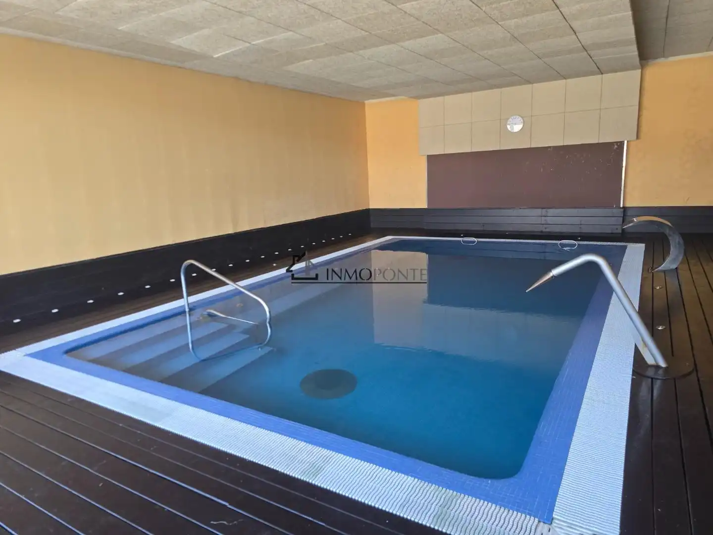 Piscina de Casa adosada de lloguer en O Grove   amb Calefacció, Terrassa i Traster
