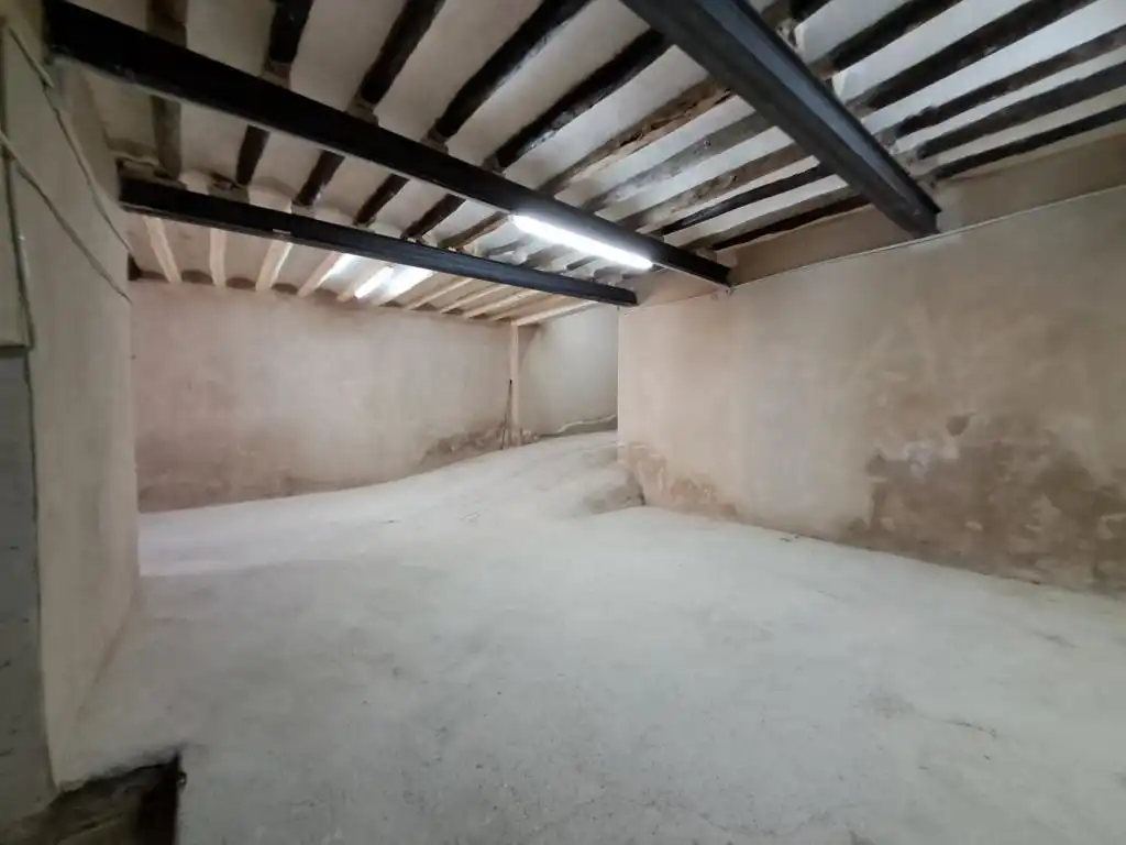 Casa adosada en venta en Valderrobres con Calefacción, Horno y Lavadora