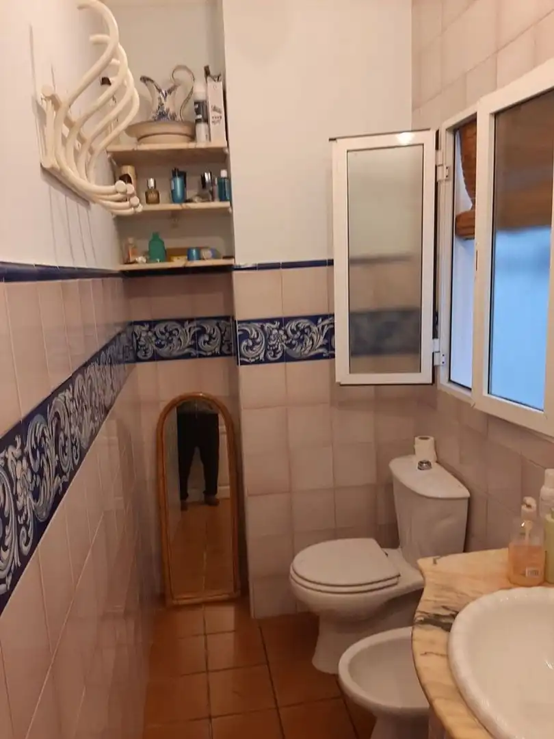 Bany de Casa o xalet en venda en Sevilla amb Aire condicionat, Terrassa i Traster