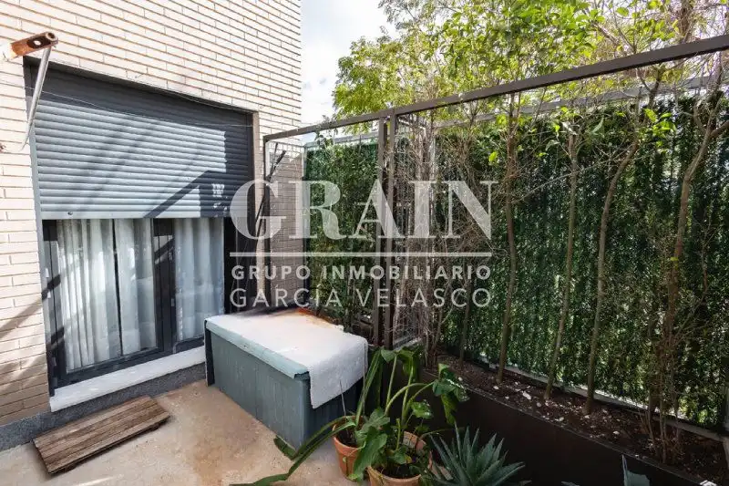 Jardín de Piso en venta en Albacete con Calefacción, Terraza y Trastero
