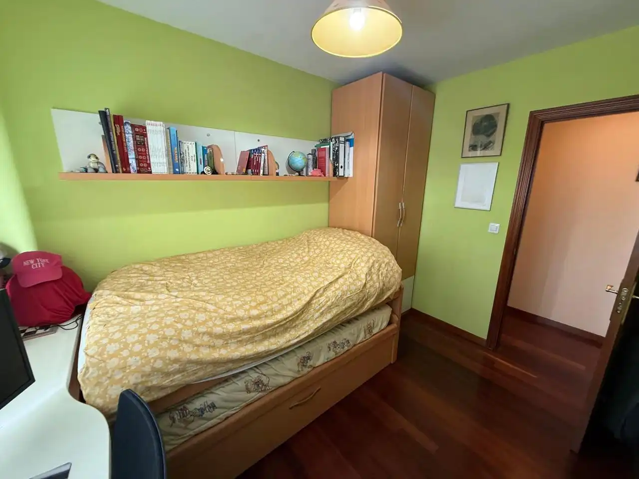 Bedroom of Flat for sale in Castro-Urdiales  with Heating, Furnished and Community pool