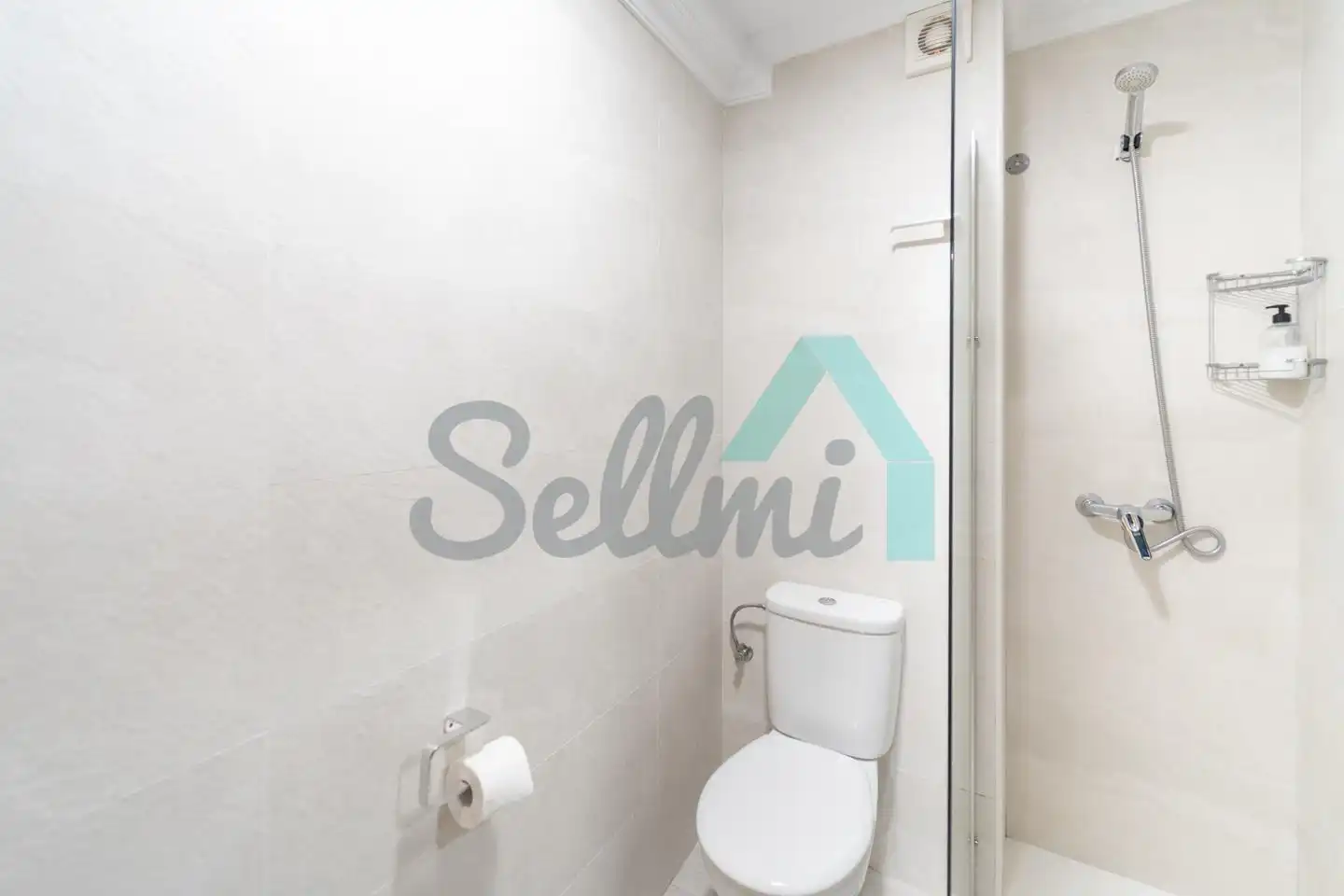 Badezimmer von Wohnung zur Miete in Parres mit Heizung, Parkett und Terrasse