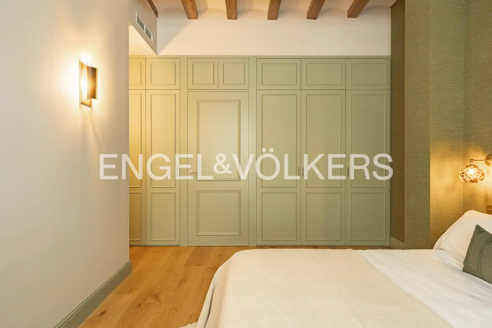 Schlafzimmer von Wohnung zum Verkauf in Barcelona mit Klimaanlage, Heizung und Parkett