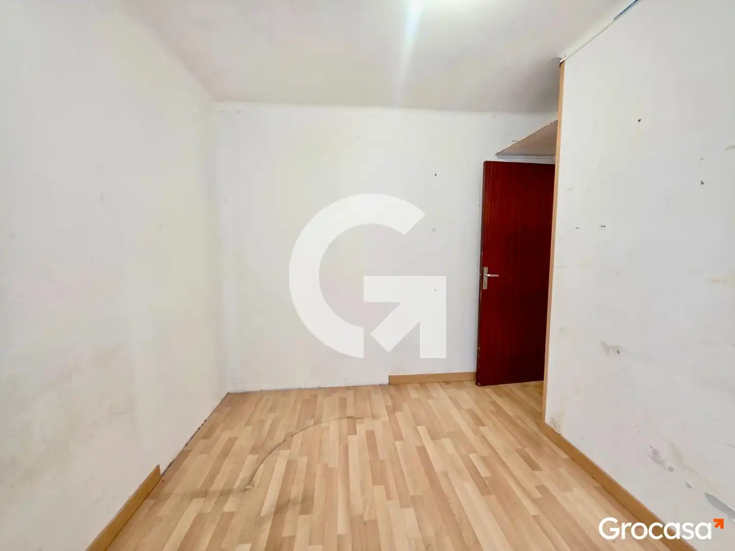 Flat for sale in Cornellà de Llobregat  with Air Conditioner, Heating and Oven