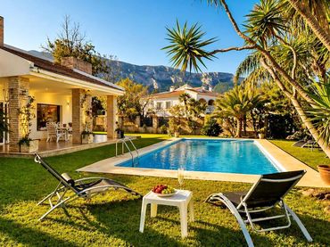 Villa avec piscine à vendre à jacint 12