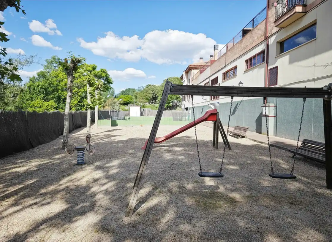 Außenansicht von Maisonette zum Verkauf in Arroyomolinos (Madrid) mit Klimaanlage, Heizung und Privatgarten