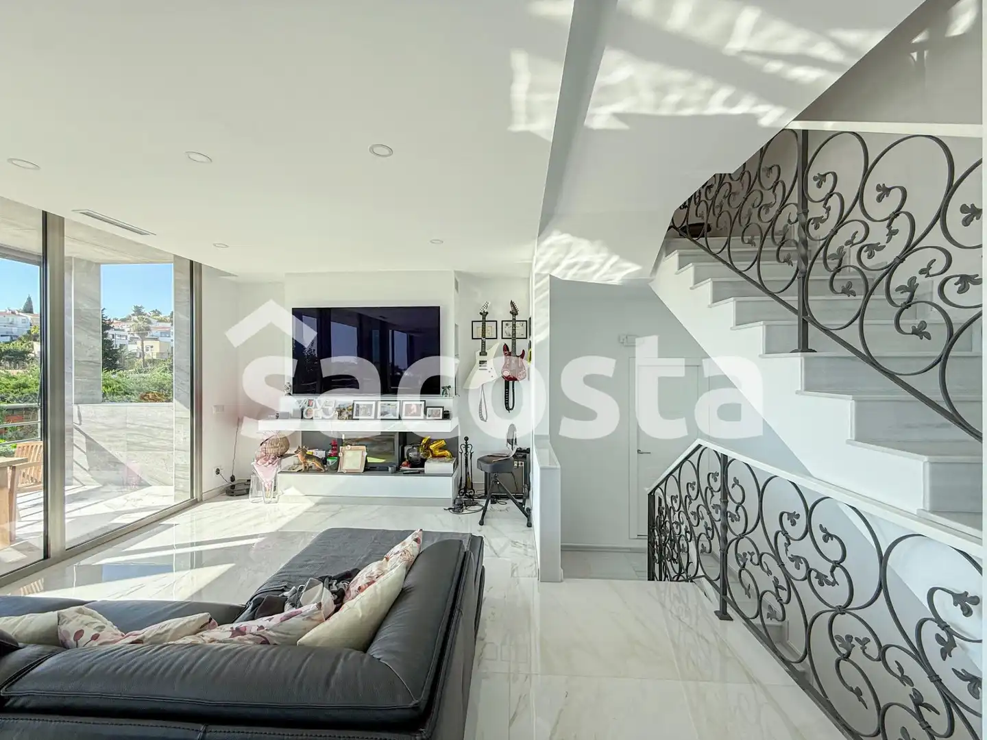 Sala d'estar de Casa o xalet en venda en Lloret de Mar amb Aire condicionat, Jardí privat i Terrassa