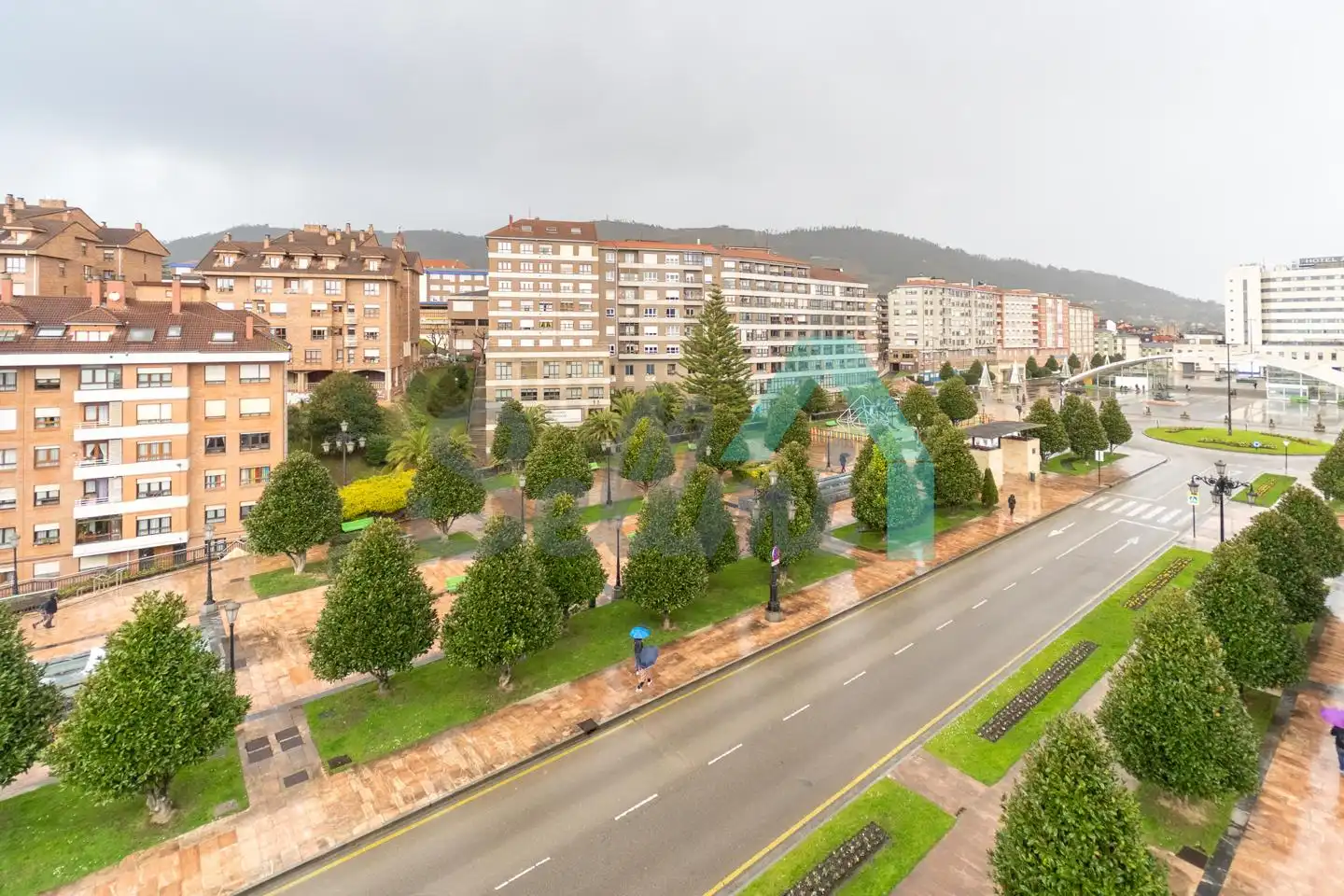 Außenansicht von Wohnung zur Miete in Oviedo  mit Heizung, Parkett und Möbliert