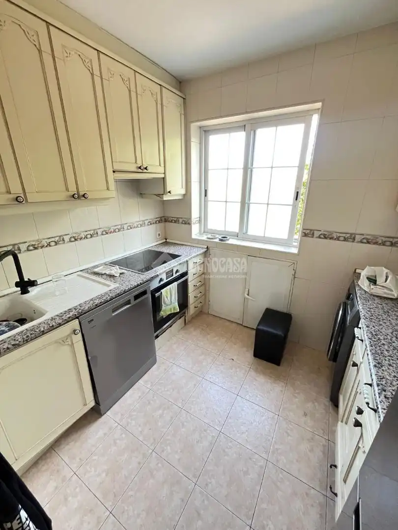 Kitchen of Flat for sale in Madrid  with Air Conditioner and Parquet flooring
