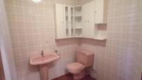 Bathroom of Flat for sale in Tarancón  with Heating