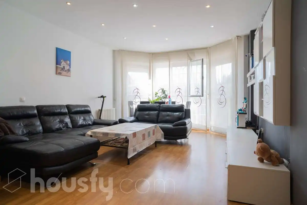 Living room of Flat for sale in Arganda del Rey  with Private garden, Terrace and Balcony