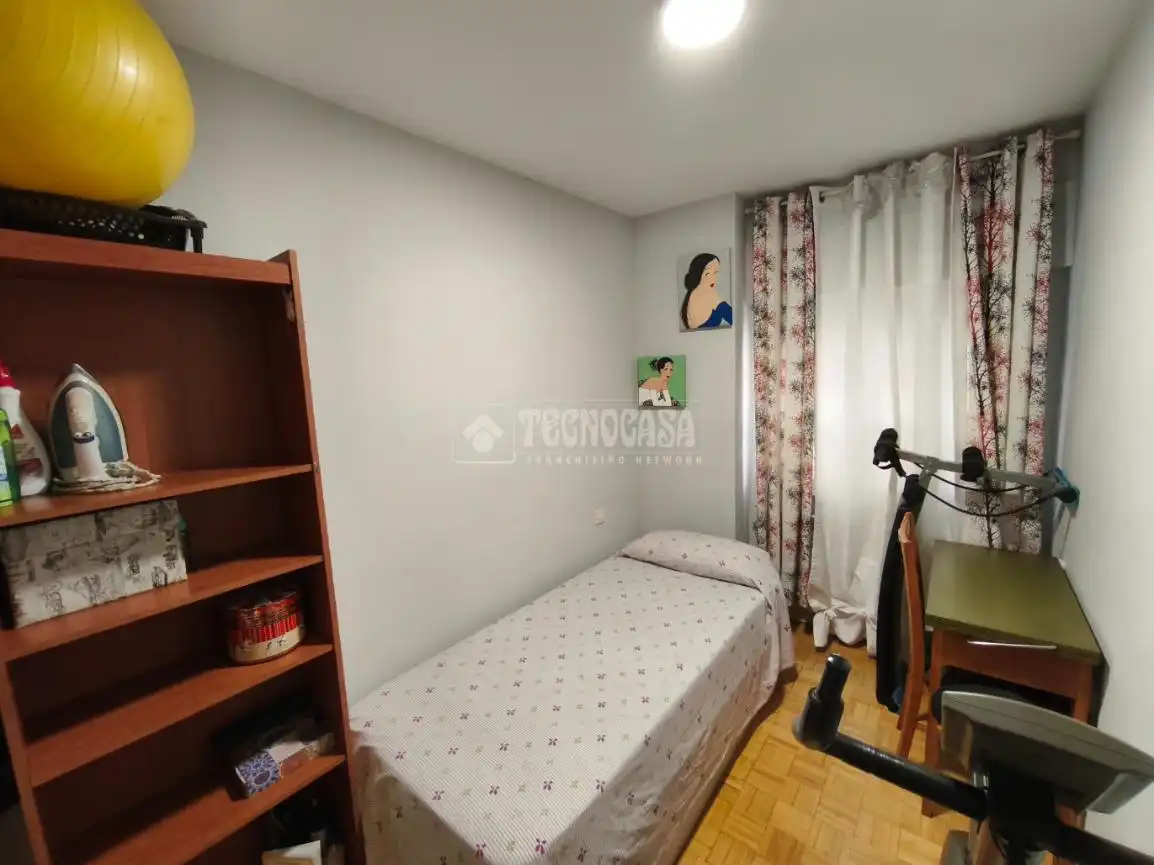 Habitación de Piso en venta en Azuqueca de Henares con Calefacción, Terraza y Balcón