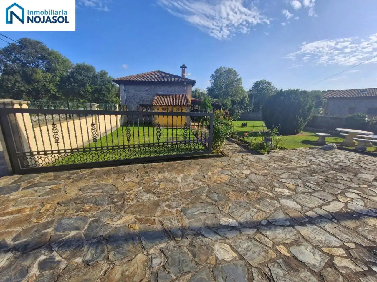 Terraced house with garden for sale in Calle HAZAS DE CESTO, imagen 14