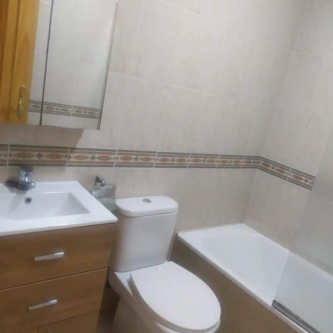 Bathroom of Flat for sale in Vélez-Málaga  with Air Conditioner, Terrace and Community pool