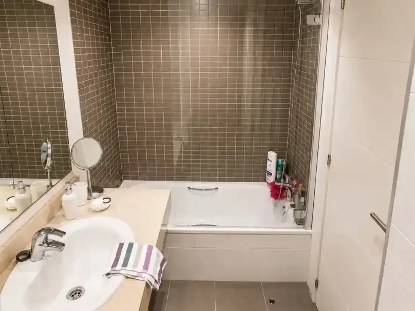 Baño de Piso en venta en La Alcaidesa con Aire acondicionado, Piscina y Balcón