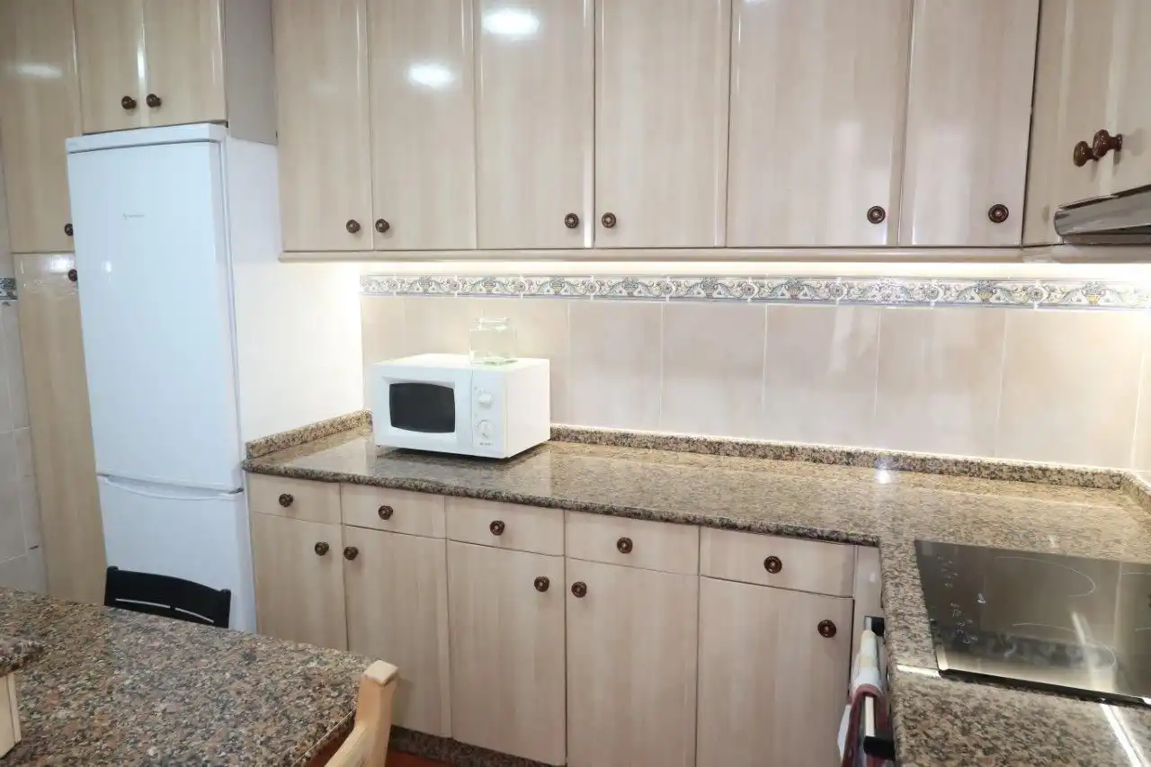 Küche von Wohnung zur Miete in A Coruña Capital  mit Heizung und Möbliert