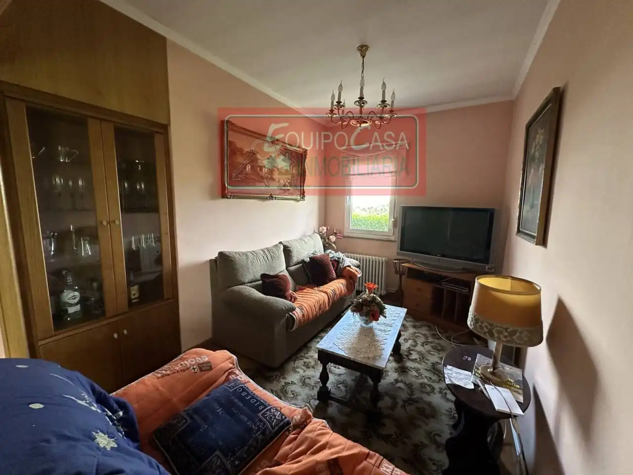 Sala d'estar de Casa o xalet en venda en Rábade amb Calefacció, Jardí privat i Moblat