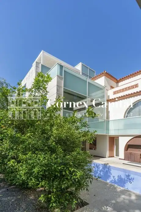 House with terrace for sale in Pedralbes