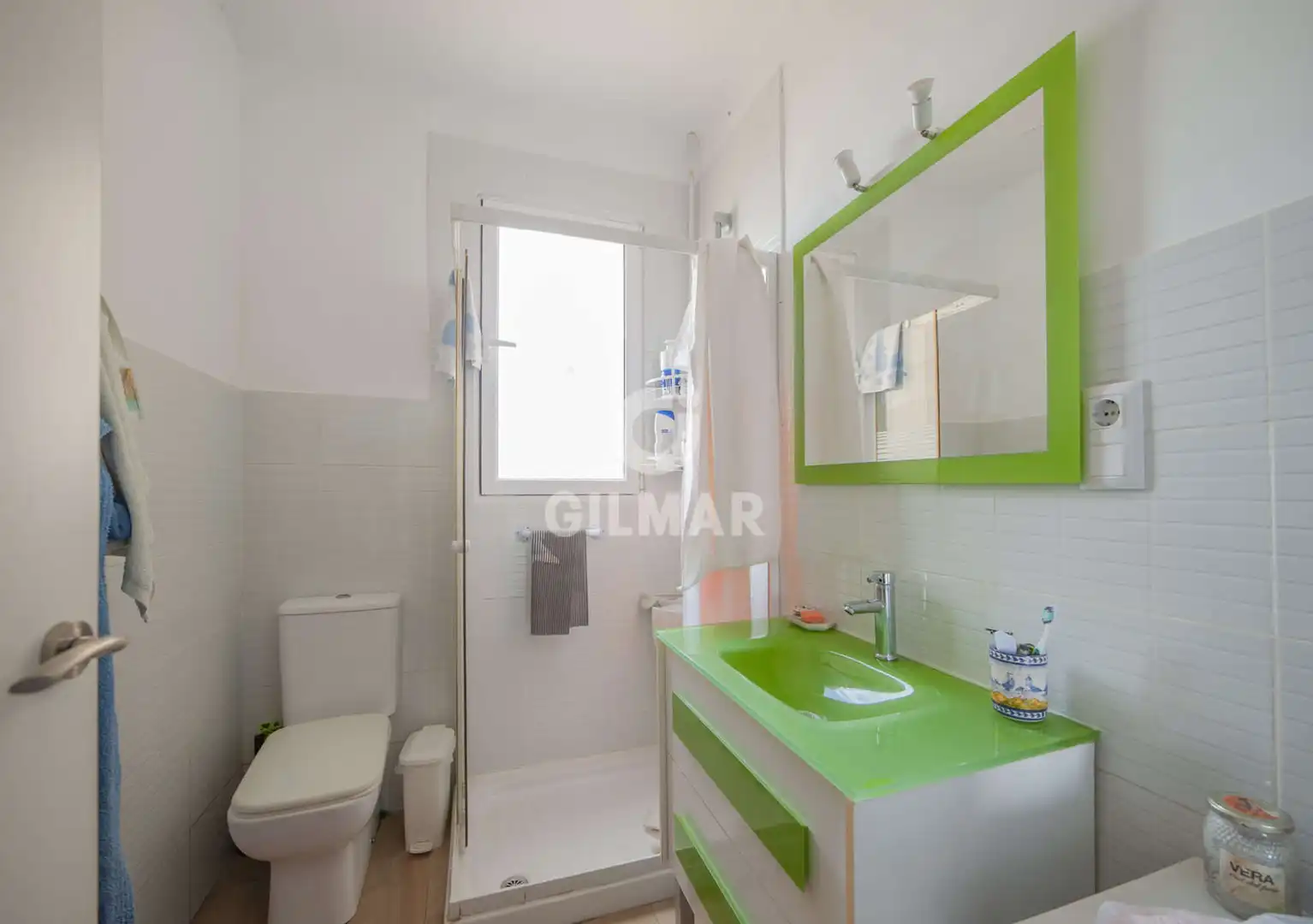 Bathroom of Flat for sale in Sevilla  with Heating and Balcony