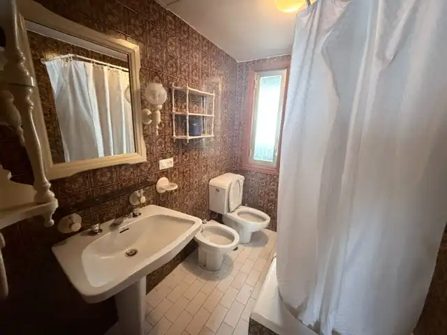 Baño de Piso en venta en Huelva con Aire acondicionado, Calefacción y Parquet