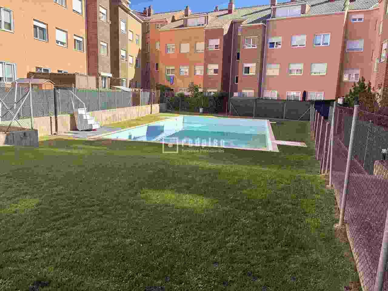 Swimming pool of Flat for sale in Zaratán  with Heating and Swimming Pool