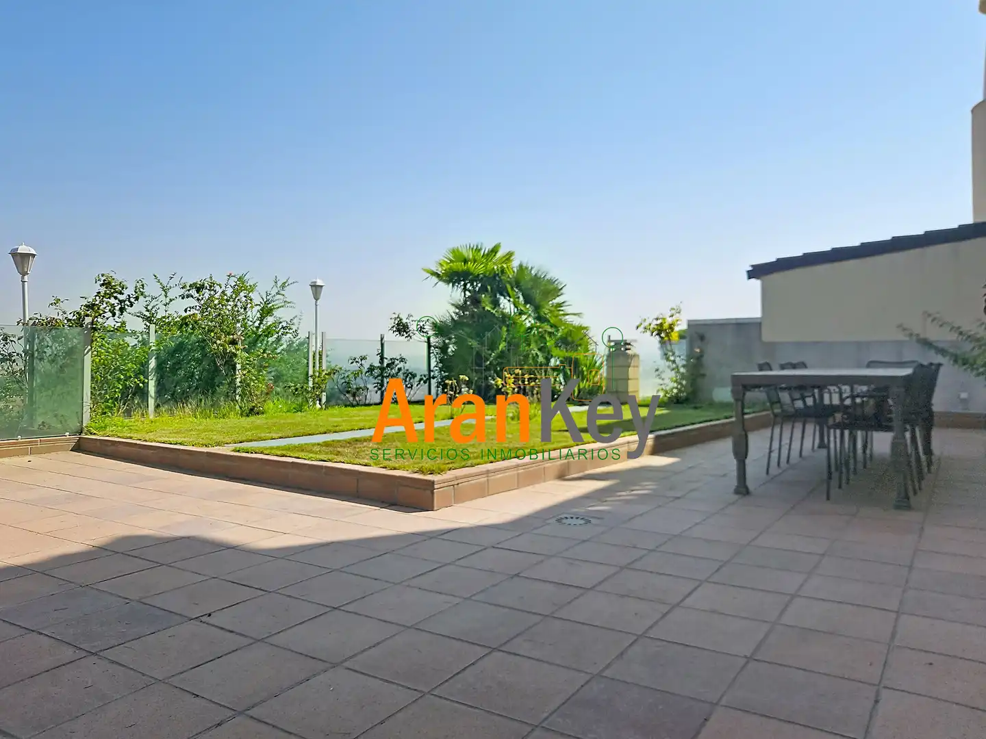 Terrace of Houses for sale in Aranjuez  with Air Conditioner, Private garden and Terrace