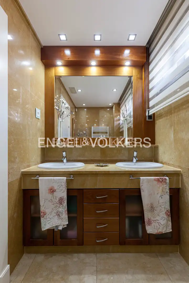 Baño de Casa o chalet en venta en Azuqueca de Henares con Aire acondicionado, Calefacción y Jardín privado