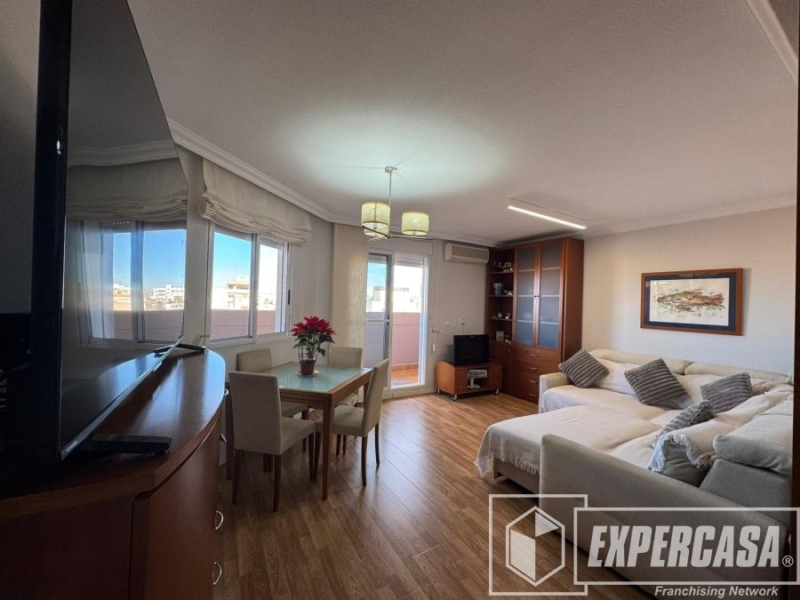 Sala d'estar de Àtic en venda en Albal amb Aire condicionat, Parquet i Terrassa