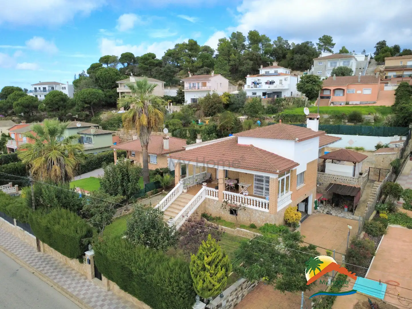 Vista exterior de Casa o xalet en venda en Lloret de Mar amb Calefacció, Jardí privat i Terrassa
