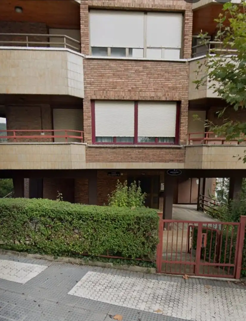 Vista exterior de Pis en venda en Intxaurrondo