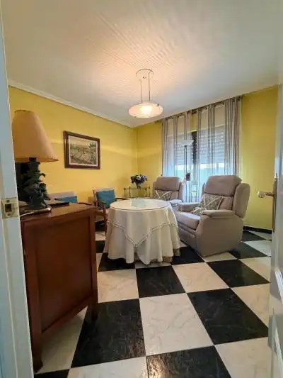 Sala de estar de Piso en venta en Badajoz con Calefacción, Terraza y Trastero