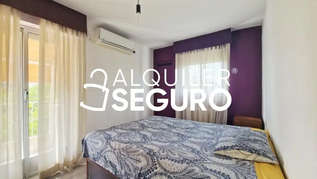 Bedroom of Flat for rent in Madrid  with Air Conditioner, Heating and Furnished