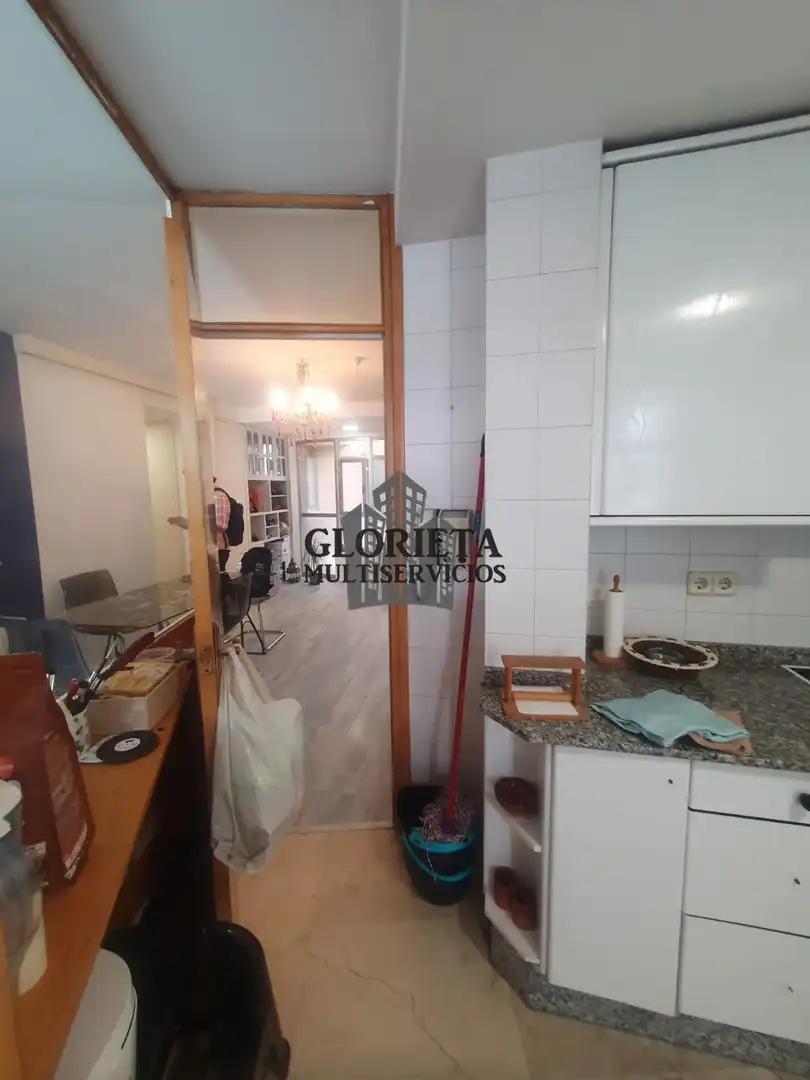 Cocina de Piso en venta en Vigo  con Calefacción, Trastero y Amueblado