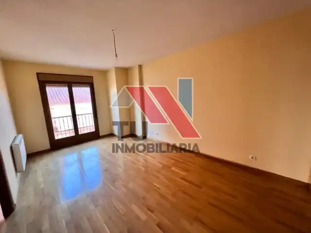 Sala de estar de Piso en venta en El Carpio de Tajo con Calefacción, Parquet y Balcón