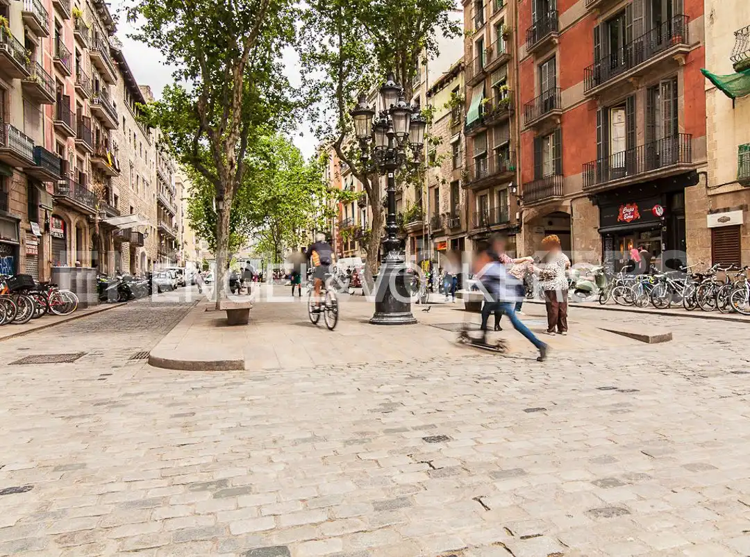 Außenansicht von Maisonette zum Verkauf in Barcelona mit Klimaanlage, Heizung und Möbliert