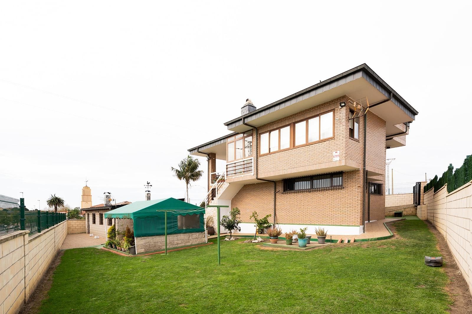 Exterior view of House or chalet for sale in Santander  with Heating, Private garden and Terrace