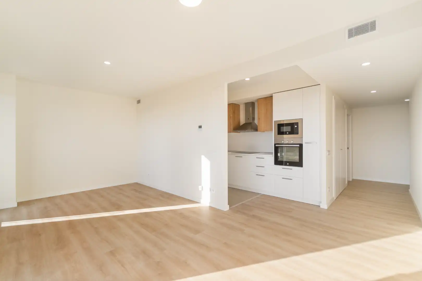 Cocina de Piso de alquiler en Esplugues de Llobregat con Aire acondicionado, Terraza y Trastero