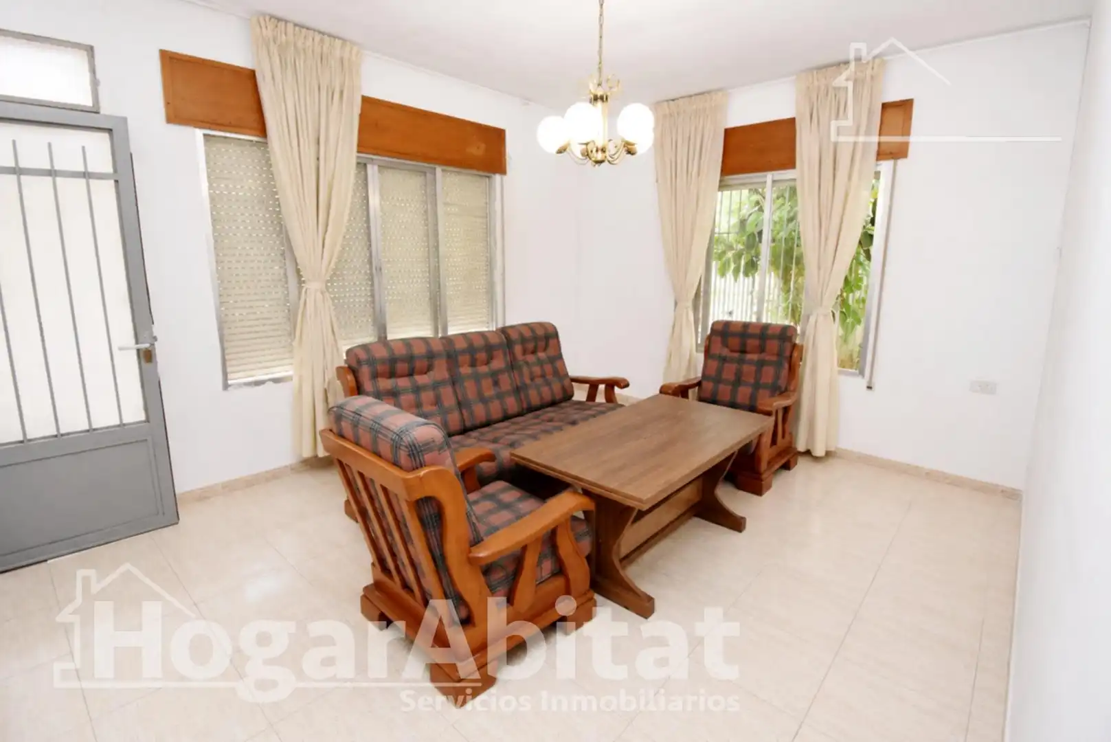 Sala d'estar de Casa adosada en venda en Oropesa del Mar / Orpesa amb Terrassa, Traster i Moblat