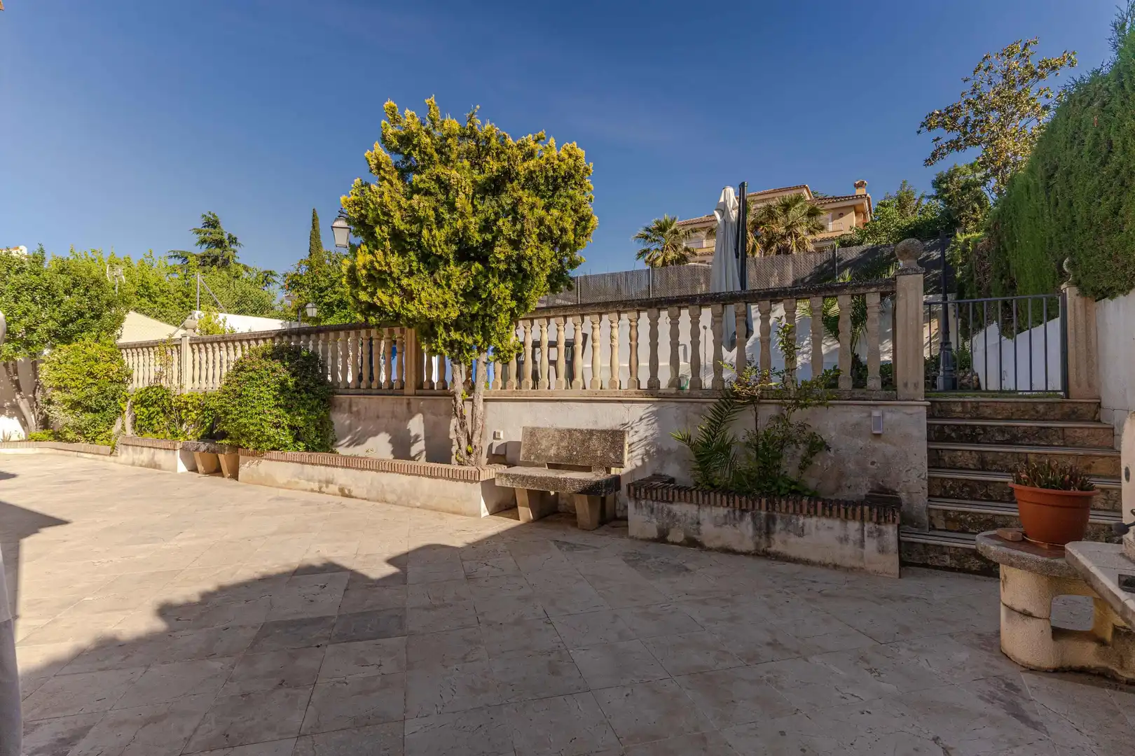 Terrassa de Casa o xalet en venda en La Zubia amb Jardí privat, Traster i Piscina