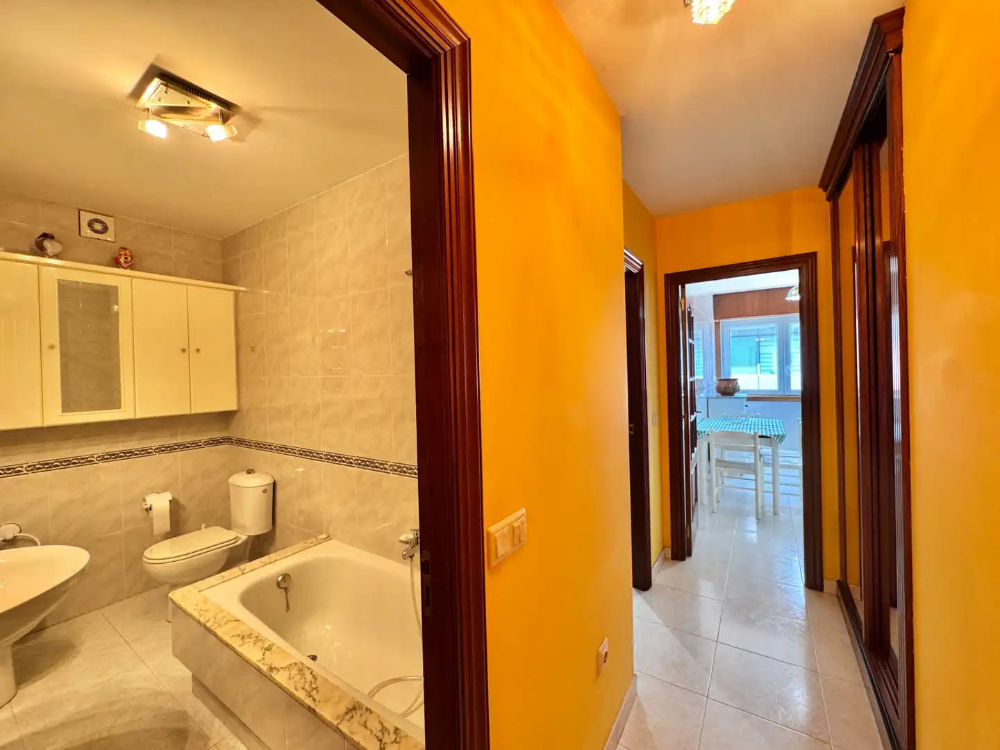 Baño de Piso en venta en Arteixo con Parquet, Amueblado y Horno