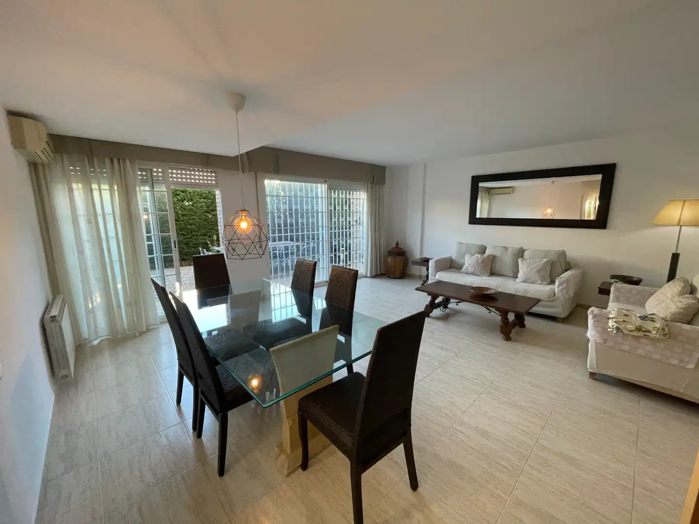 Semi-detached house with terrace for sale in Carrer de Pere Vergés 29, imagen 2